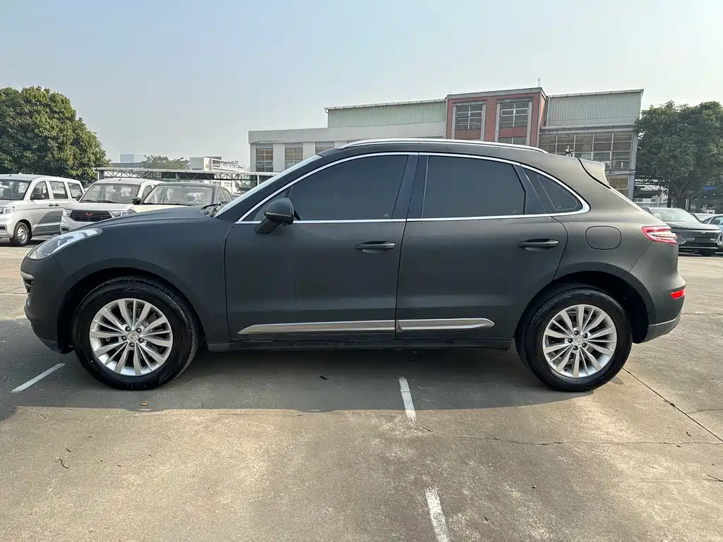 Zotye SR9 2.0 T Auto Ultimate Peak
