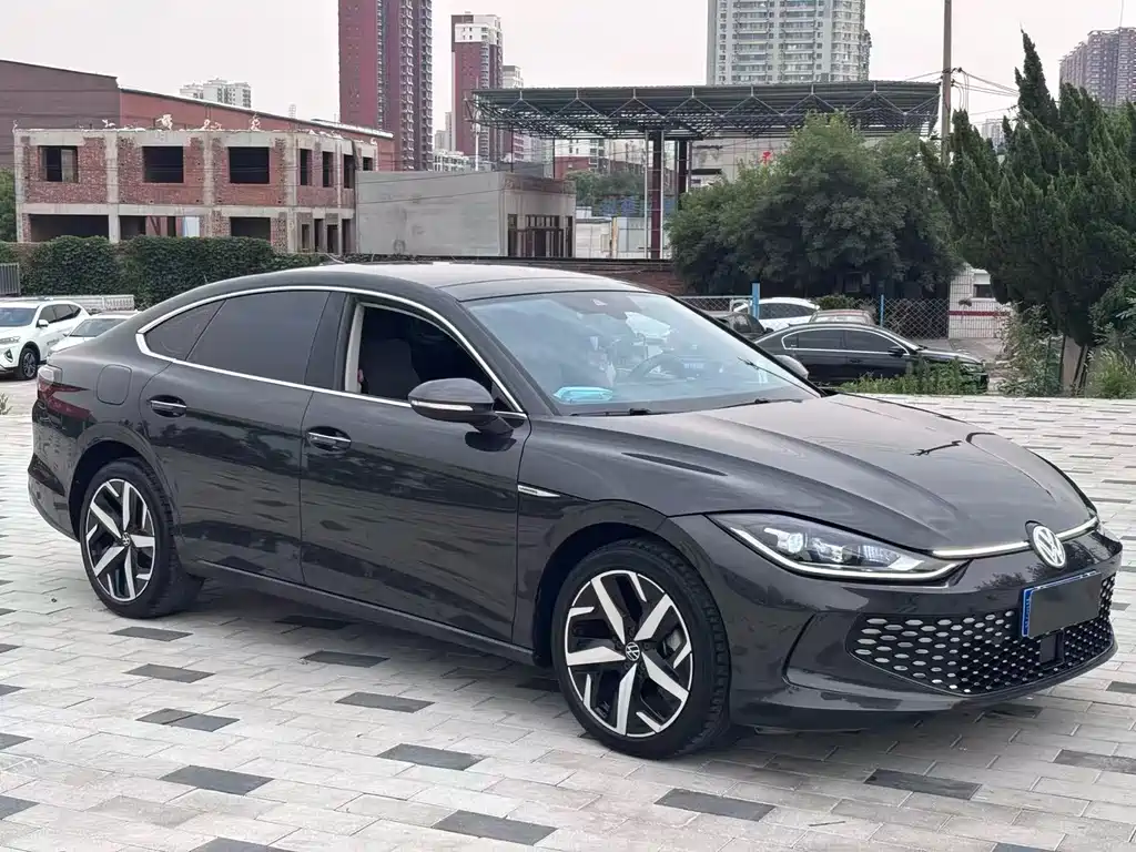 Lamando Lamando L 280 TSI DSG Spicy Cool