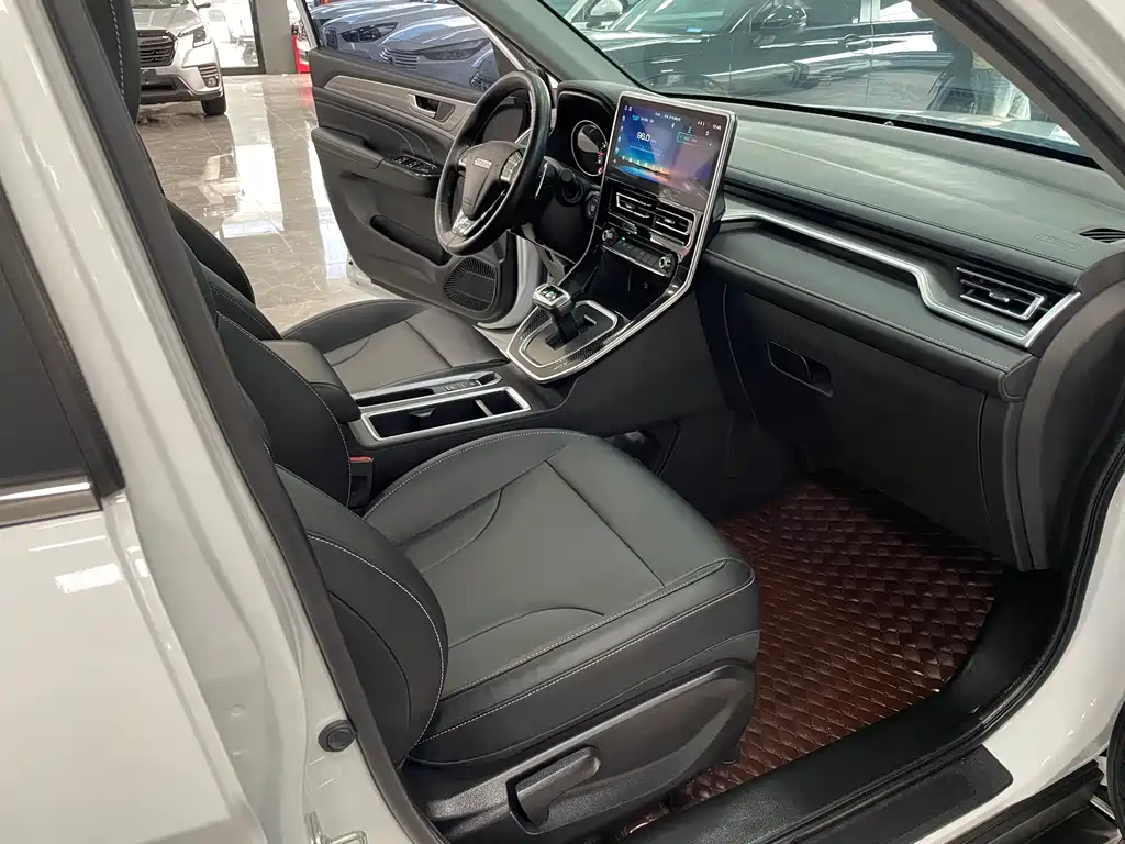 Haval M6 PLUS 1.5 T DCT Luxury Connected
