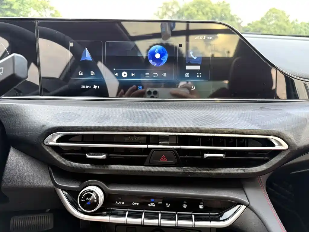 Eado PLUS Blue Whale NE 1.4 T GDI DCT Flagship