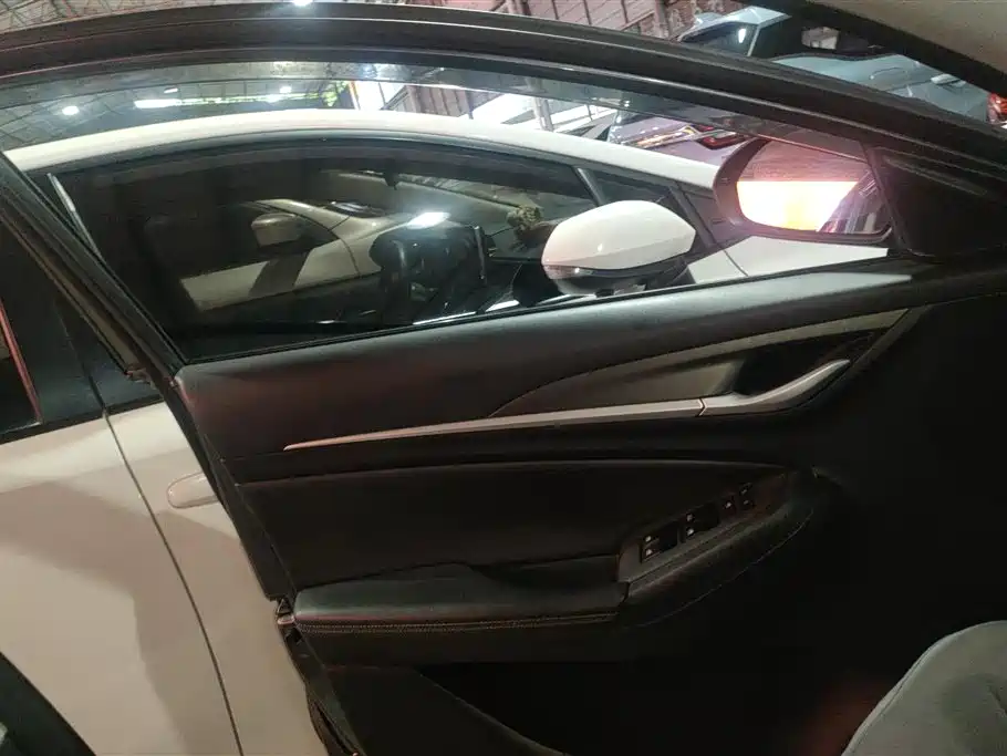 Eado PLUS 1.6 L GDI Manual Elite