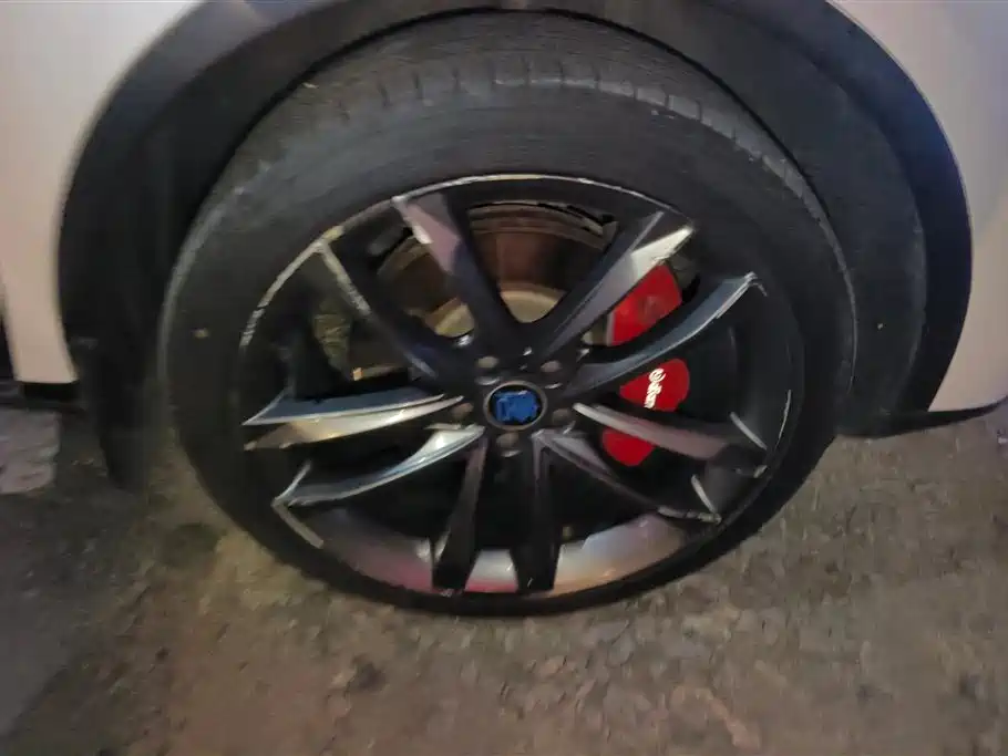 Tang NEV DM 2.0 T Full-time 4 WD Connected Creative Enjoyment 7-seat CN-V