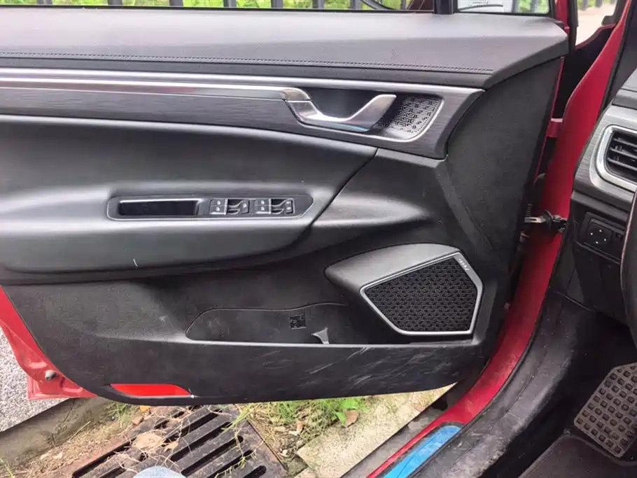 Emgrand GS 1.4 T CVT Elegant
