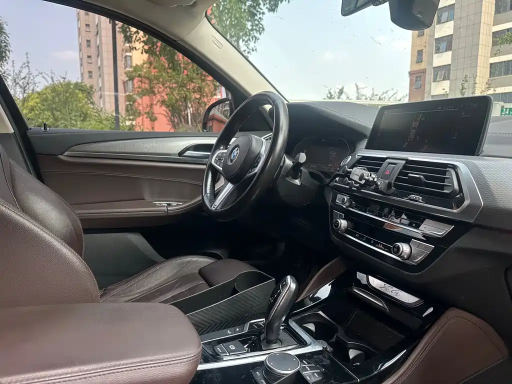 BMW X4 xDrive 25 i M Sport Package