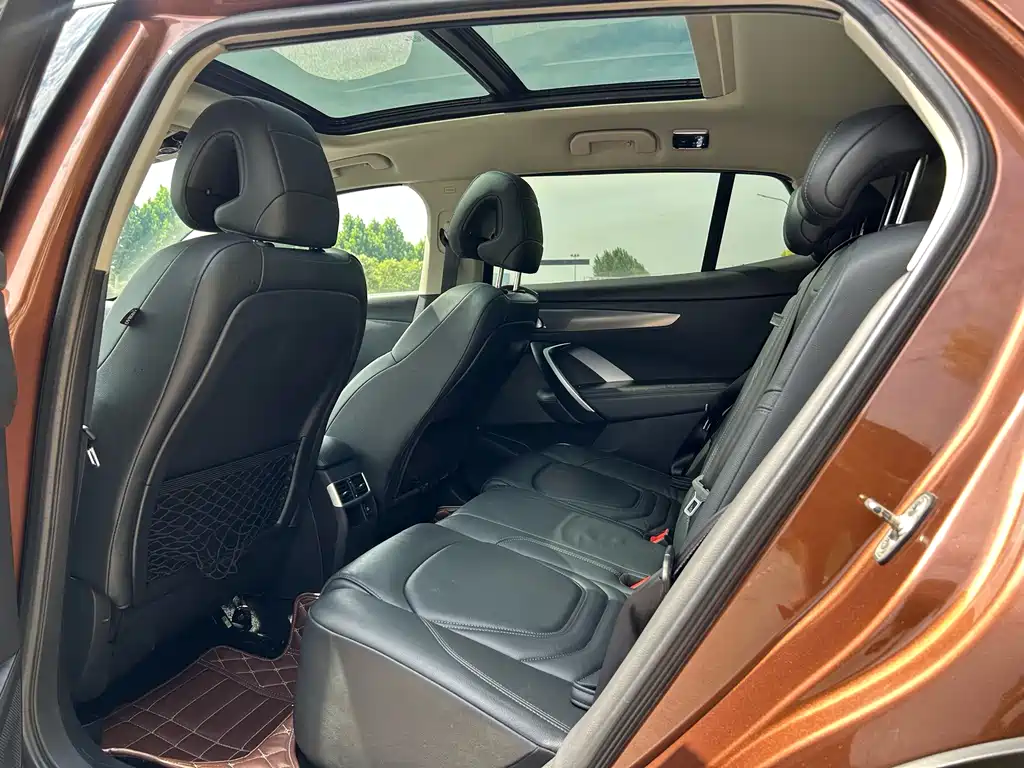 DS 6 1.6 T Luxury THP160