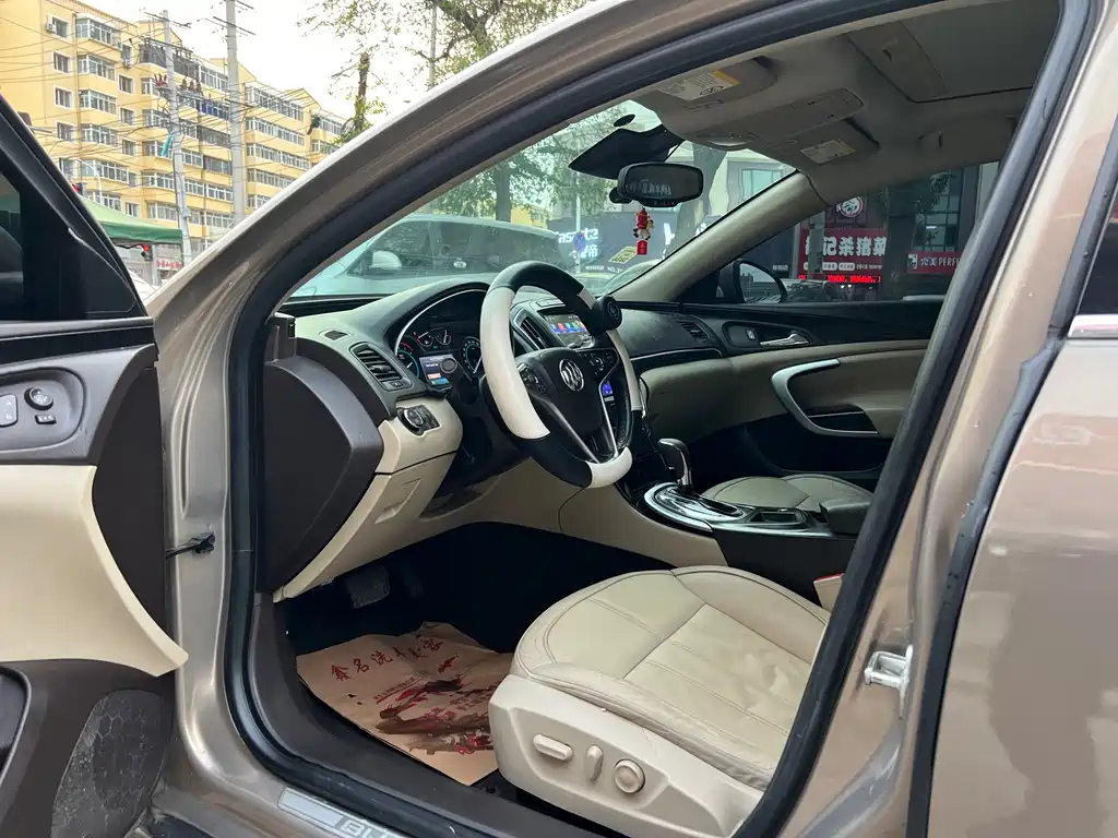 Regal 君威 2014款 2.4 L SIDI精英时尚型