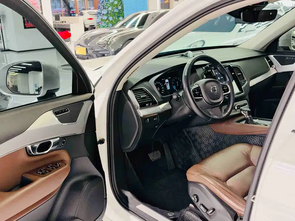 Volvo XC90 T6 Smart Ease 7-seat