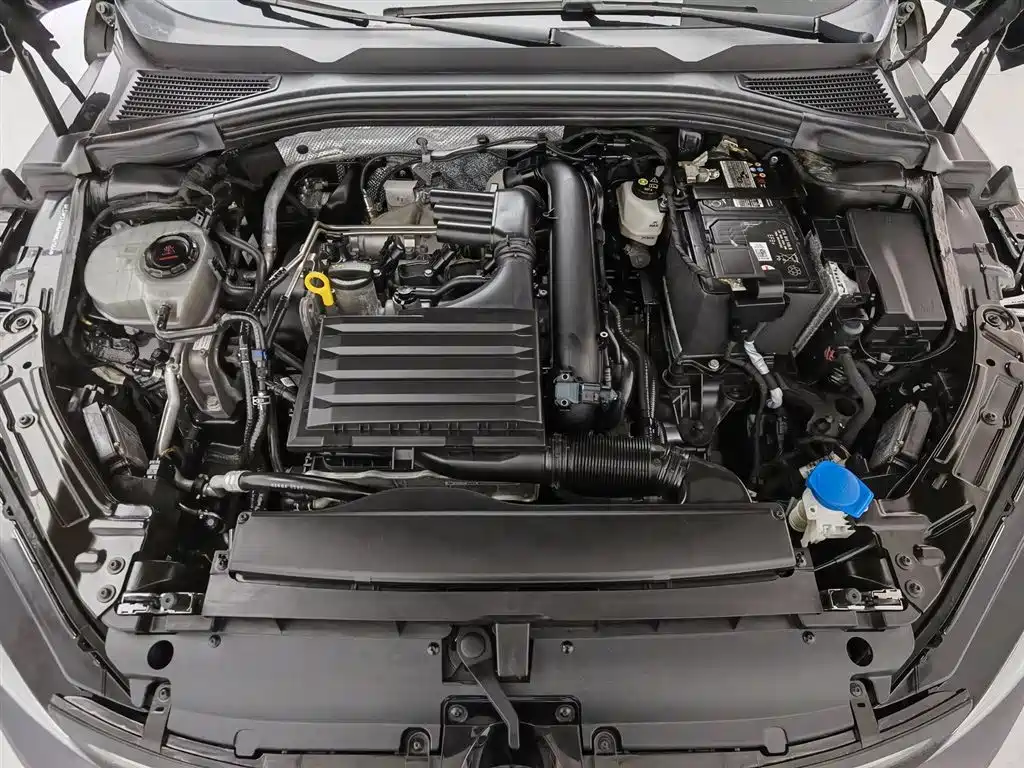 Lamando Lamando L 280 TSI DSG Dazzle Hot