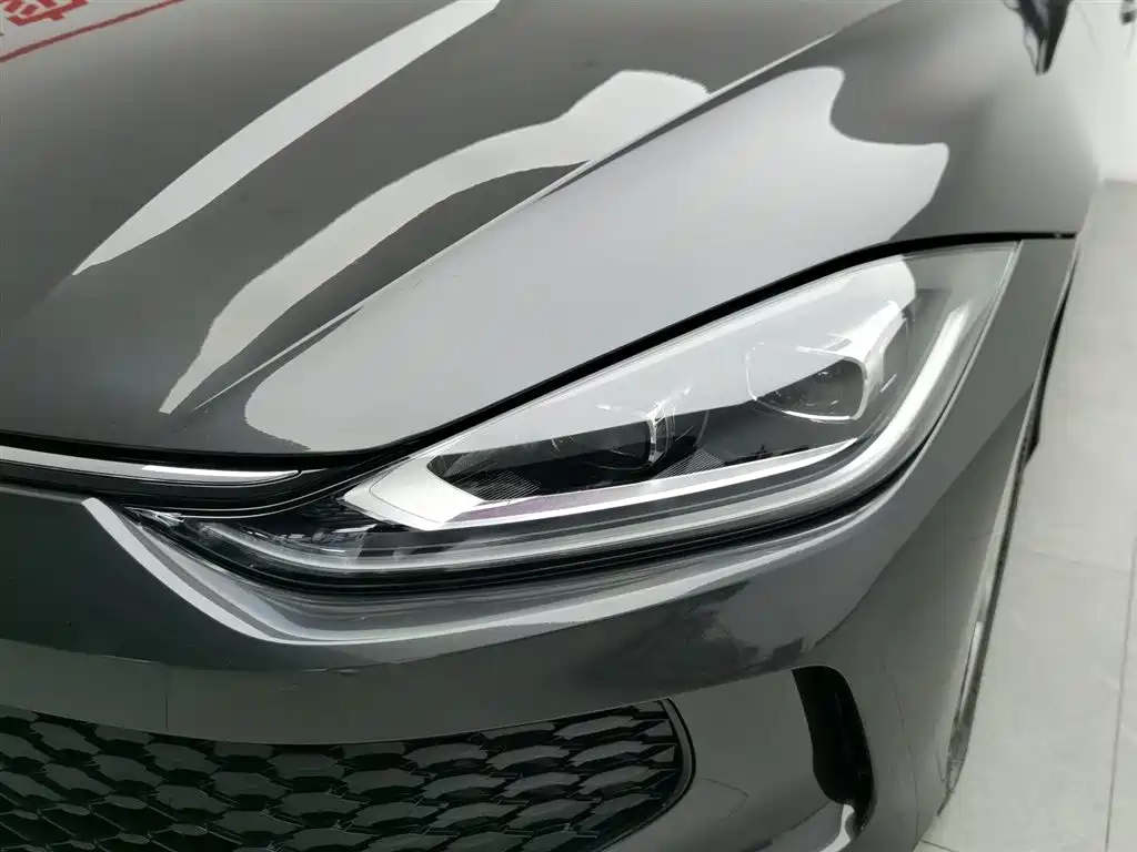 Lamando Lamando L 280 TSI DSG Dazzle Hot