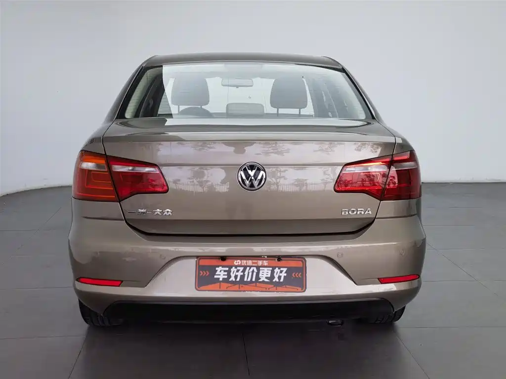 Bora 1.6 L Auto Comfort