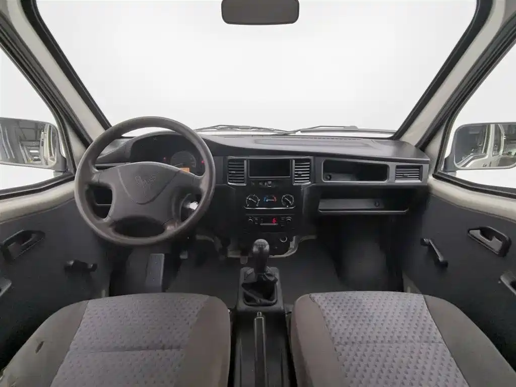 Wuling Zhiguang 1.0 L Utility