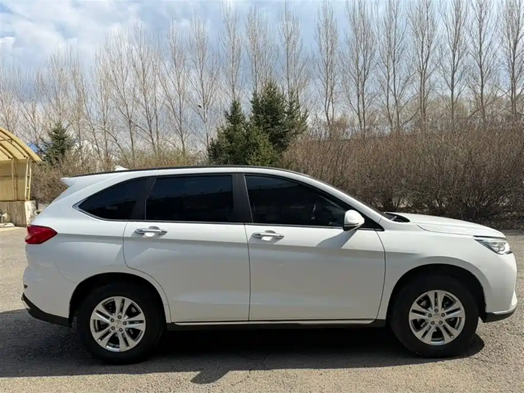 Haval M6 PLUS 1.5 T DCT Distinguished Connected