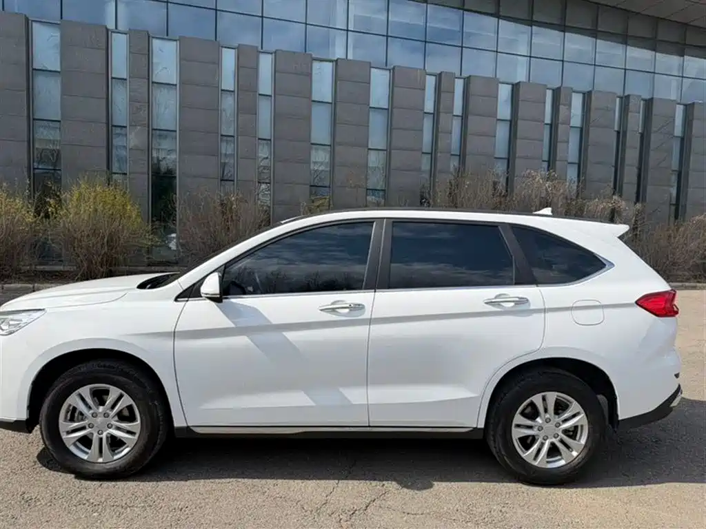 Haval M6 PLUS 1.5 T DCT Distinguished Connected