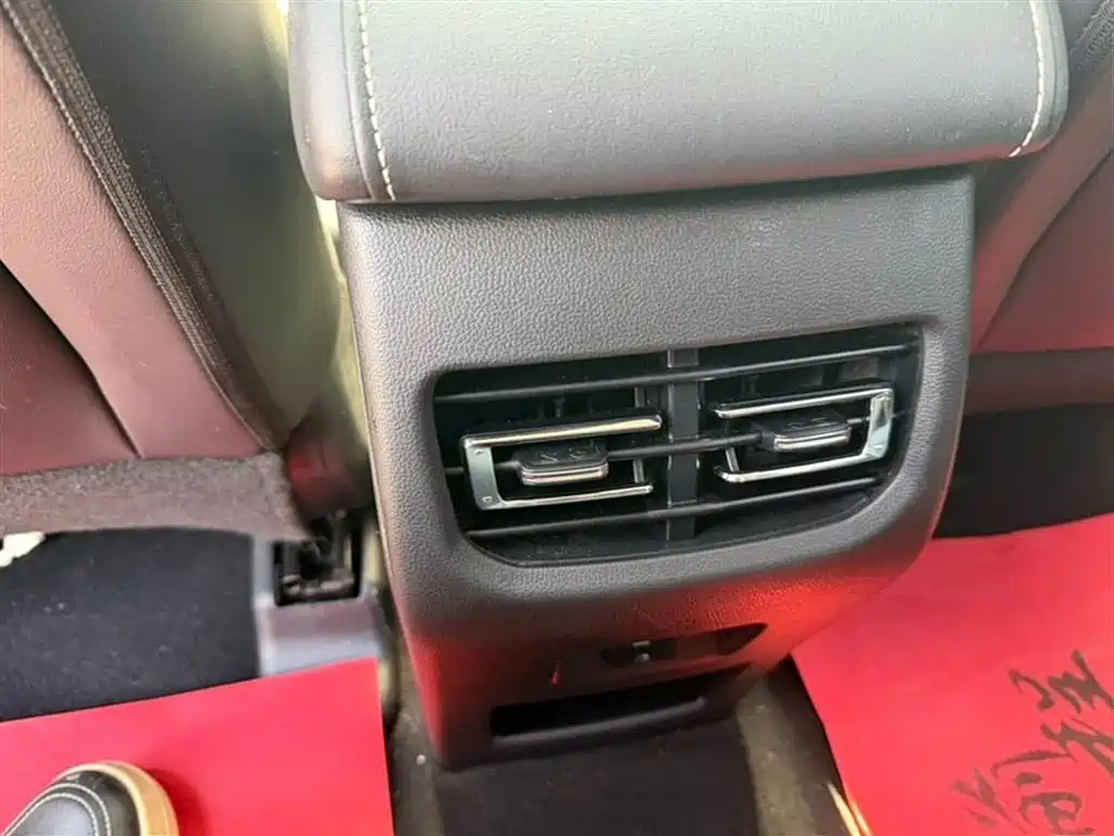 Haval M6 PLUS 1.5 T DCT Distinguished Connected