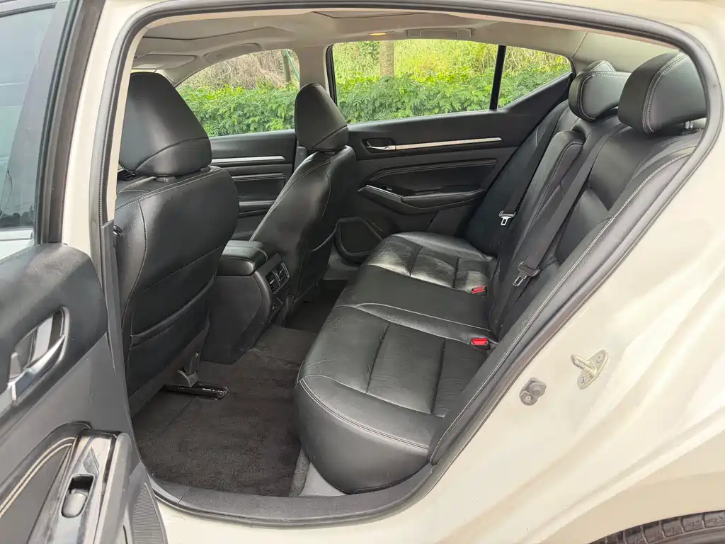 Teana 2.0 L XL Comfort
