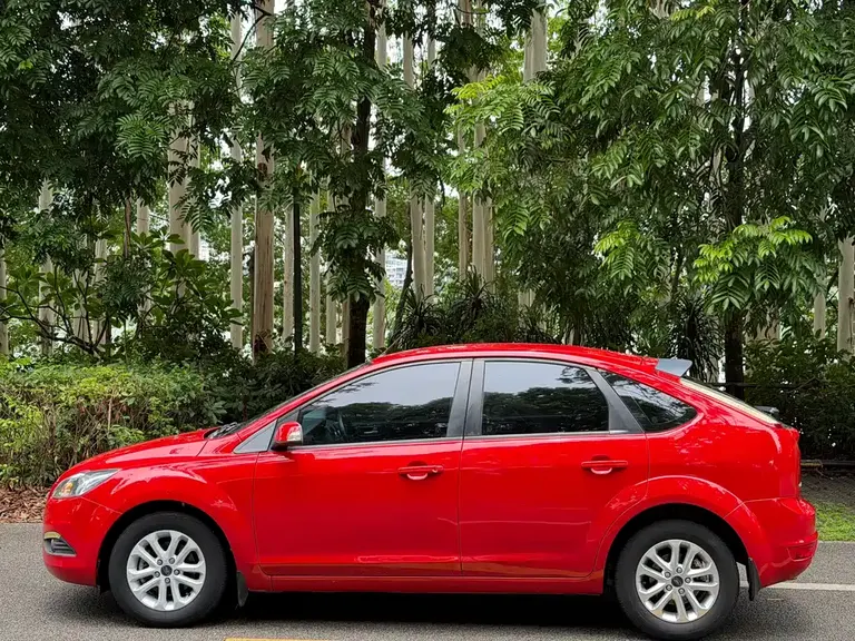 Ford Focus Hatchback Classic 1.8 L Manual Basic