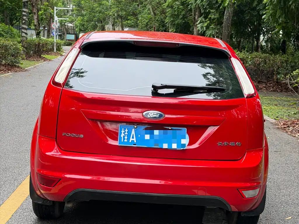 Focus Hatchback Classic 1.8 L Manual Basic
