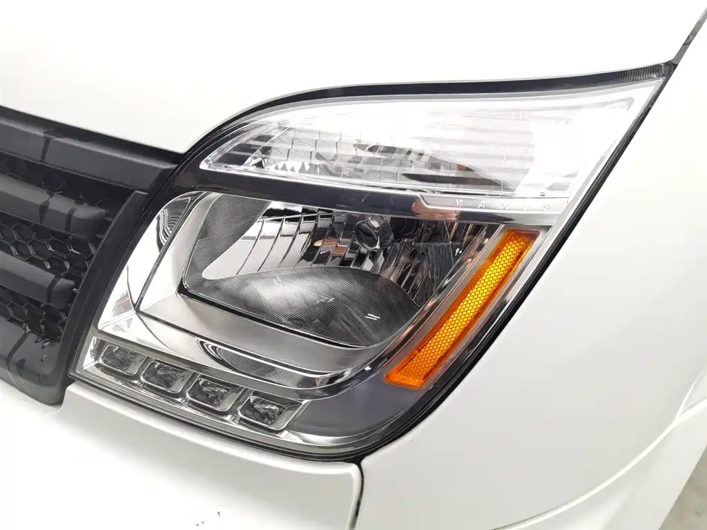 Xintu V80 新途V80 2021款 2.0 T 手动经典傲运通127 PS中轴中顶6/7/8/9座