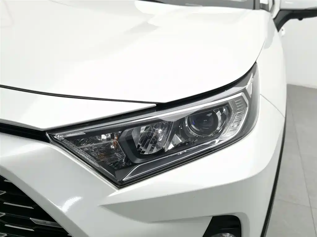 RAV4 2.0 L CVT 2 WD Urban