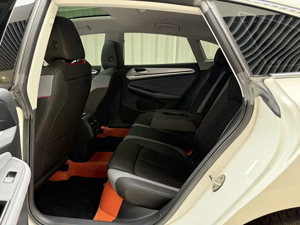 Lamando Lamando L 280 TSI DSG Spicy Cool