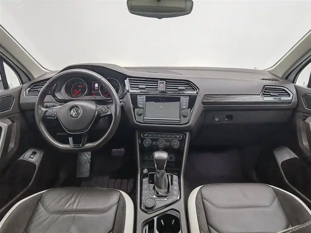 Tiguan L 380 TSI Auto 4 WD Luxury