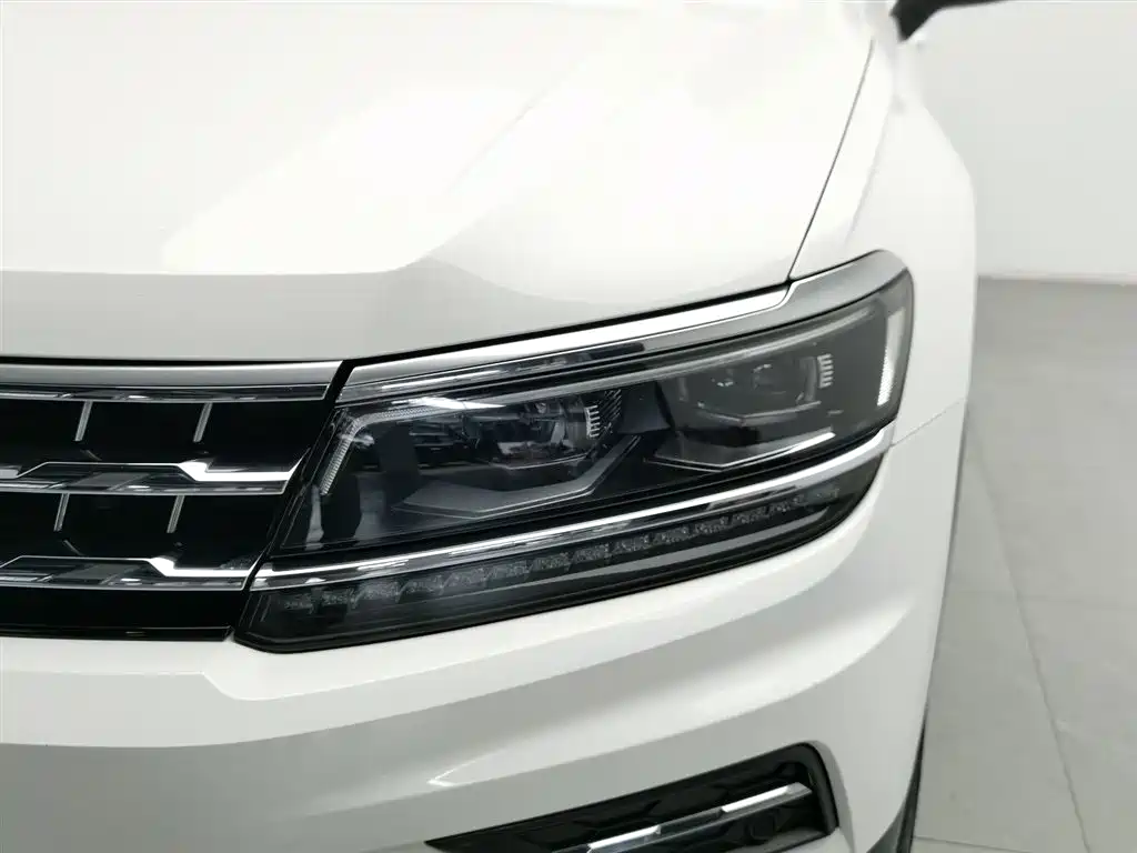 Tiguan L 380 TSI Auto 4 WD Luxury