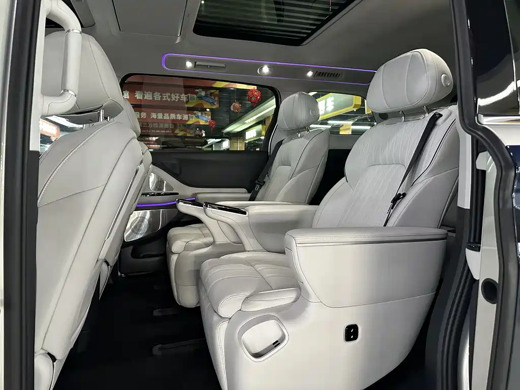 Voyah Dreamer PHEV 4 WD Flagship Qiankun