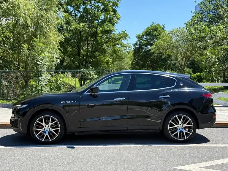 Maserati Levante 3.0 T Standard