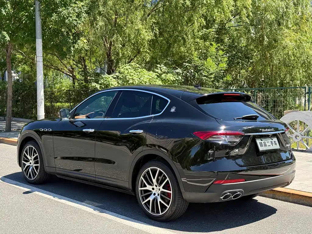 Levante 3.0 T Standard