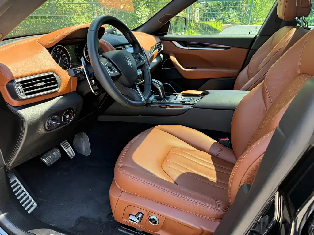 Levante 3.0 T Standard