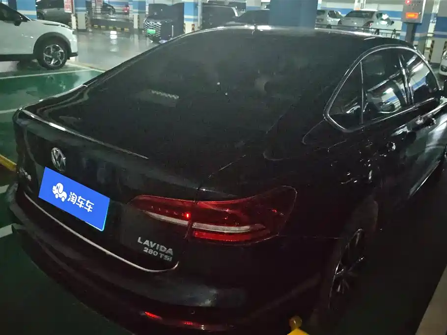 Lavida 280 TSI DSG Luxury CN-VI