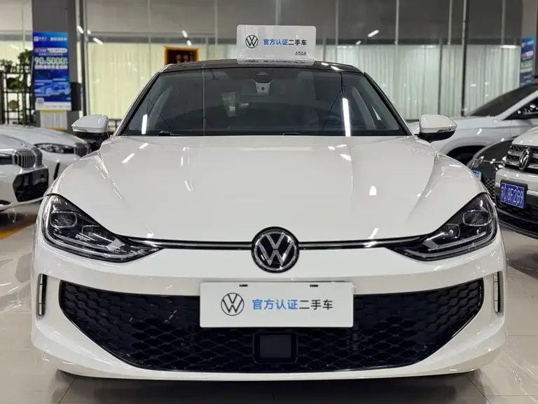 Volkswagen Lamando Lamando L 280 TSI DSG Dazzle Hot