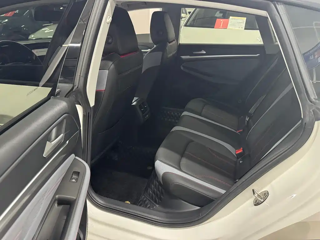 Lamando Lamando L 280 TSI DSG Dazzle Hot