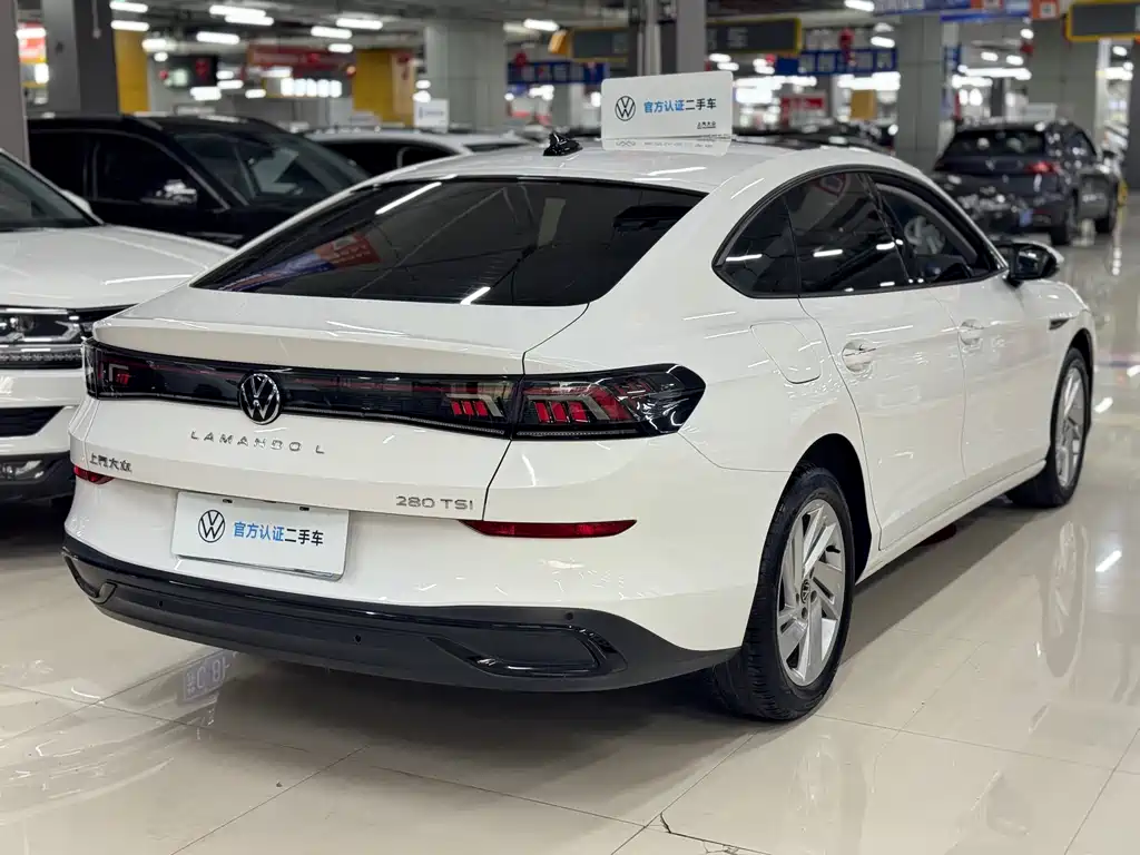 Lamando Lamando L 280 TSI DSG Dazzle Hot