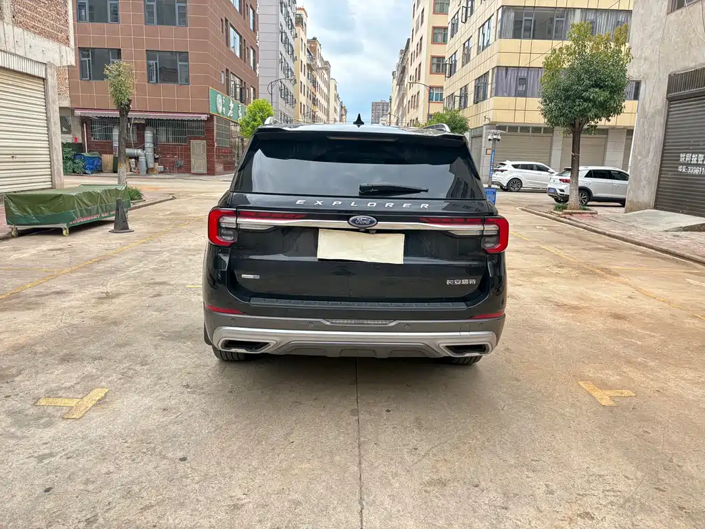 Explorer EcoBoost 285 4 WD Style plus 6-seat