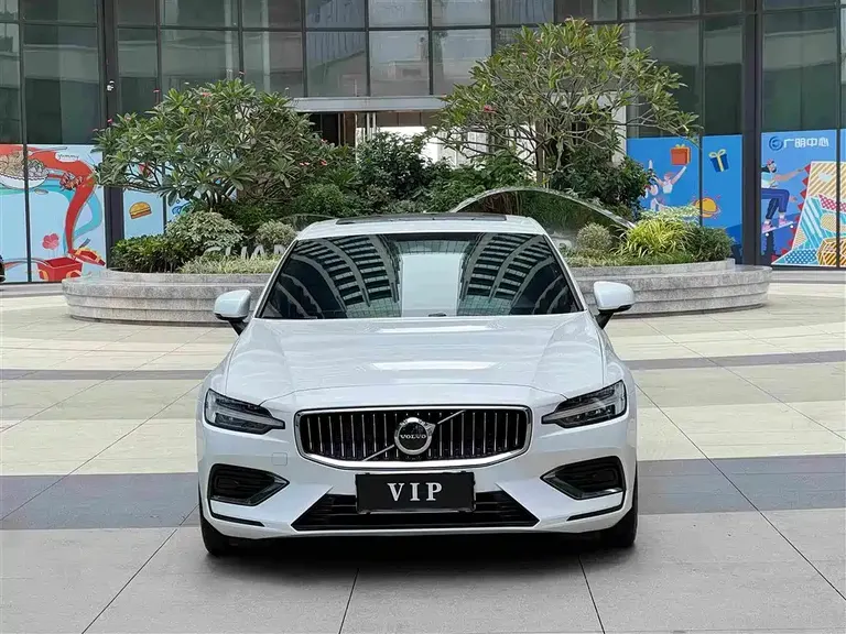 Volvo S60 B4 Smart Ease Luxury