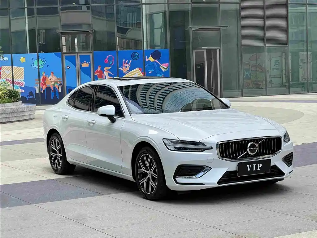 Volvo S60 B4 Smart Ease Luxury