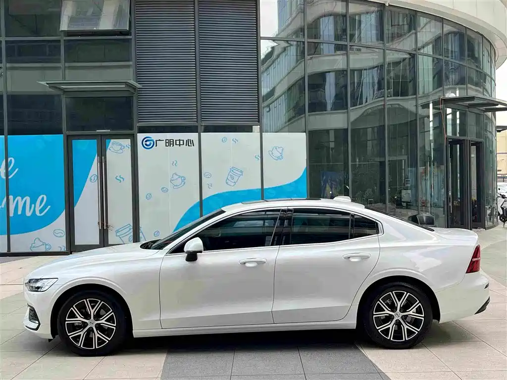 Volvo S60 B4 Smart Ease Luxury