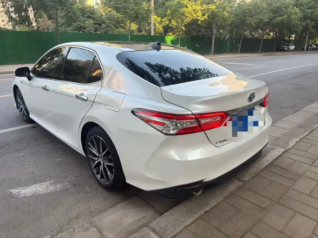 Camry Dual Engine 2.5 HG Luxury