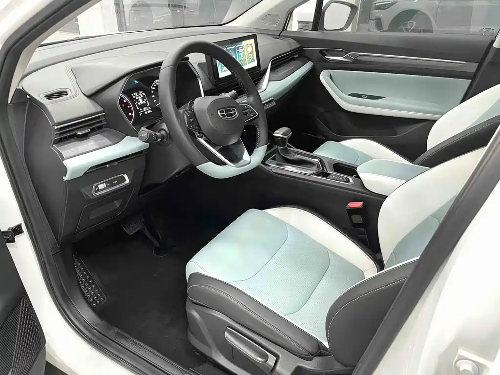 Emgrand S 1.4 T CVT Crossover Player
