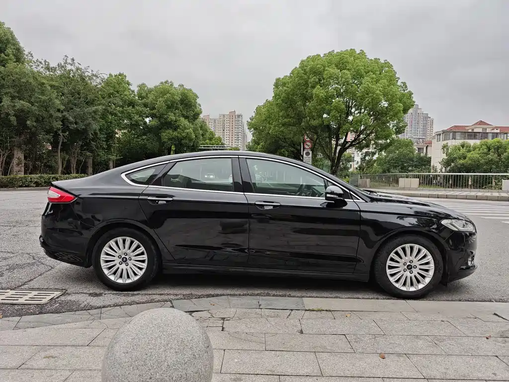Mondeo 2.0 L GTDi200 Luxury