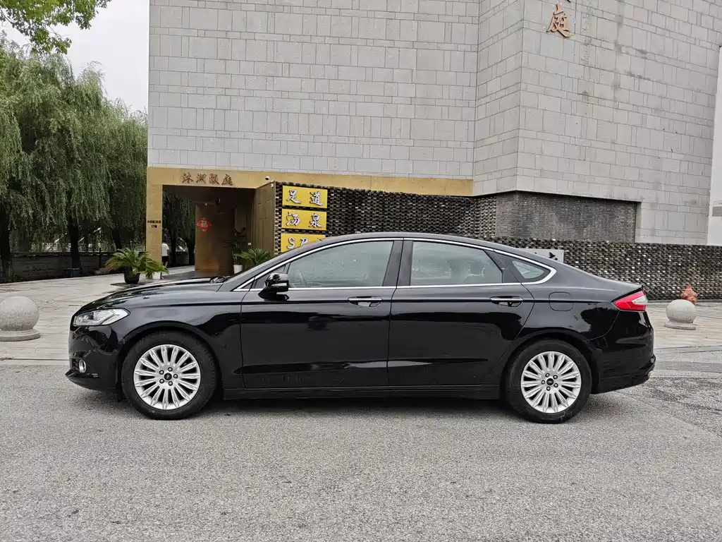Mondeo 2.0 L GTDi200 Luxury