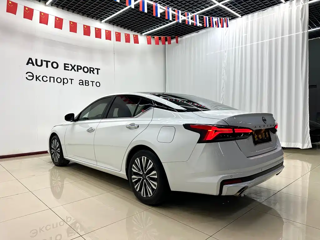 Teana 2.0 L XL-TLS Joy