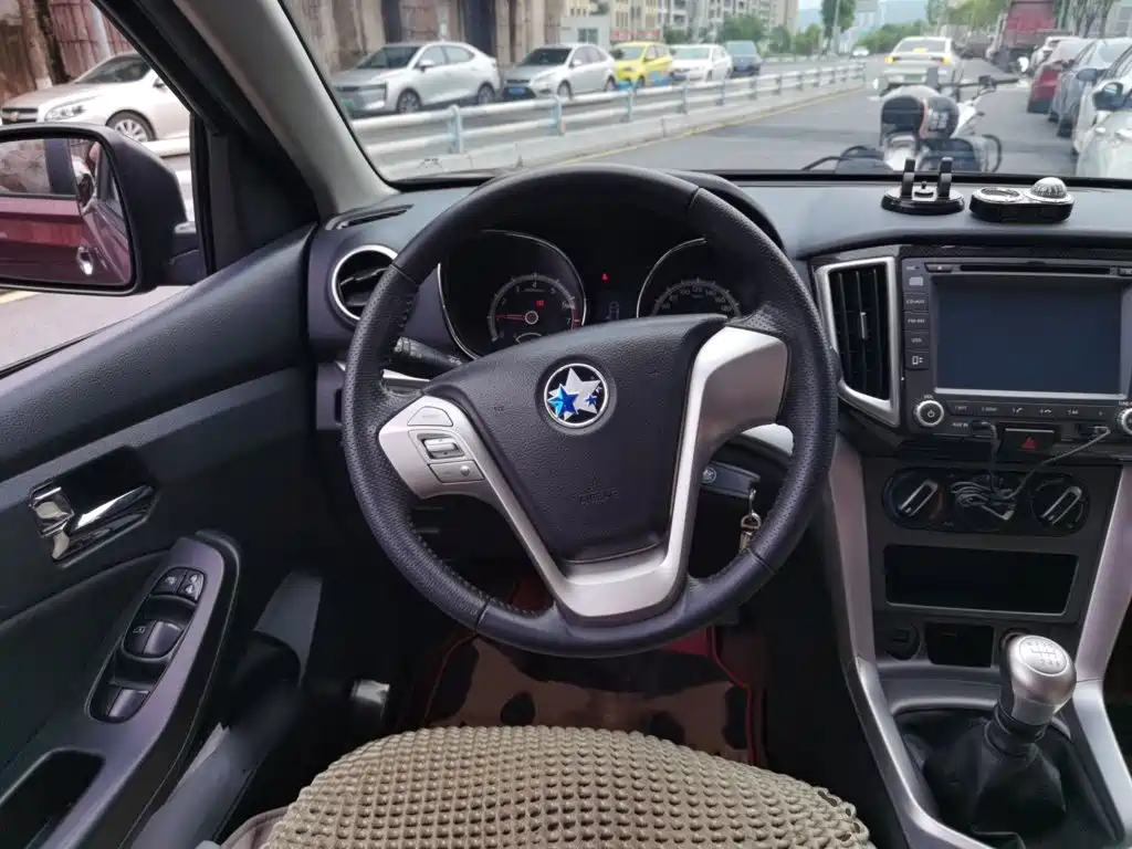 Venucia T70 启辰T70 2015款 2.0 L 手动睿享版