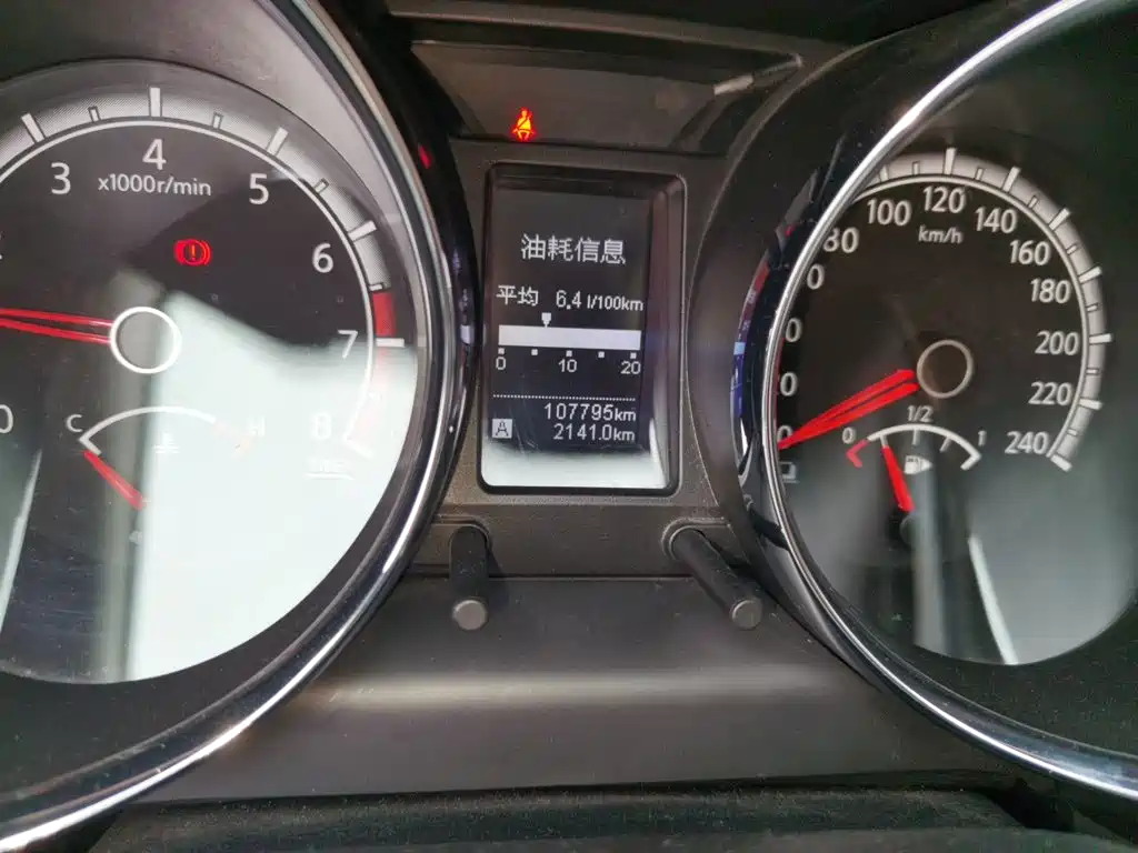 Venucia T70 启辰T70 2015款 2.0 L 手动睿享版