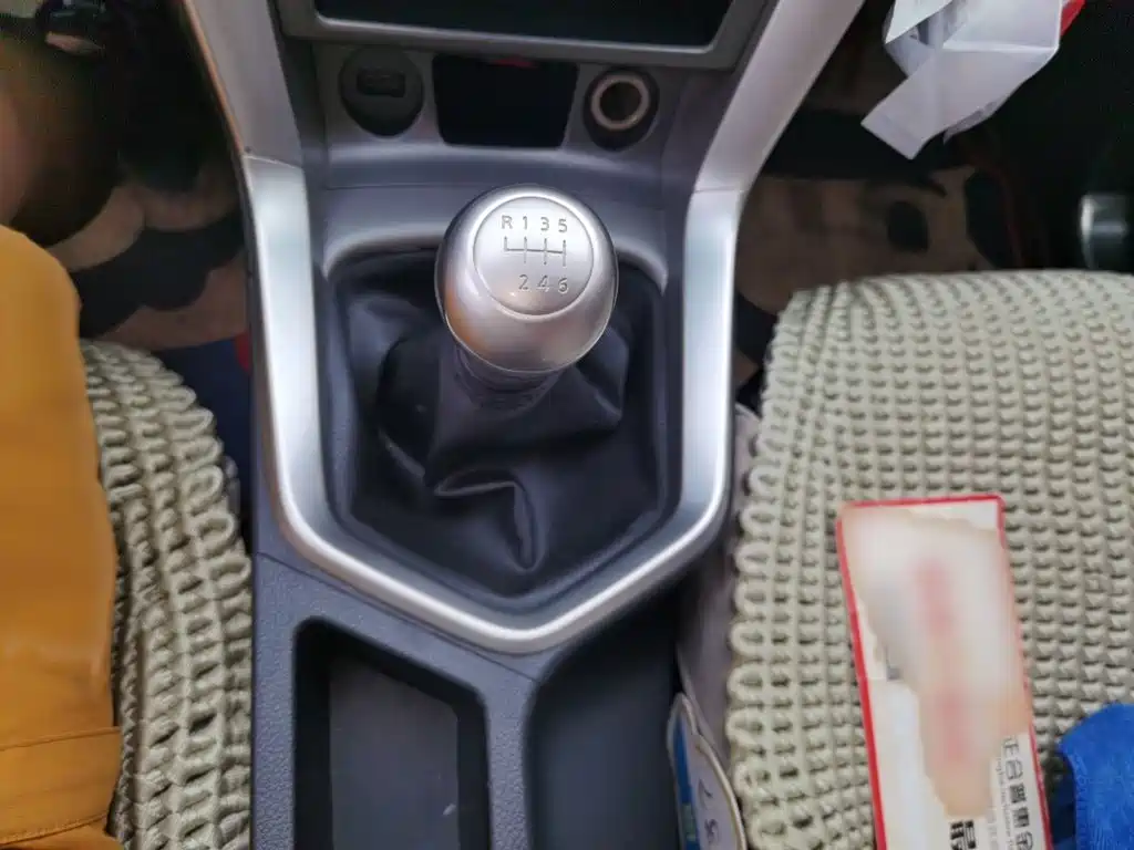 Venucia T70 启辰T70 2015款 2.0 L 手动睿享版