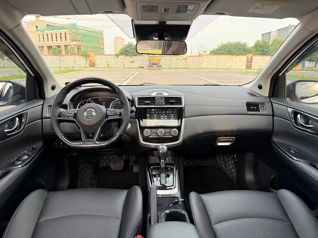 Tiida 1.6 L CVT Smart Travel
