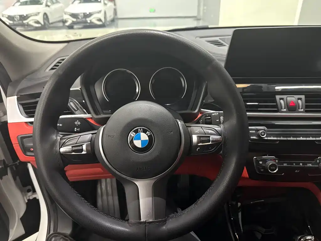 BMW X2 sDrive25 i Leading M Sport Package