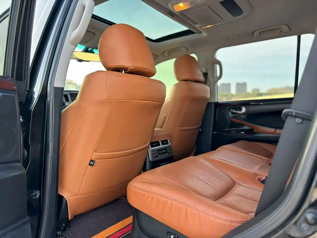 Lexus LX 570