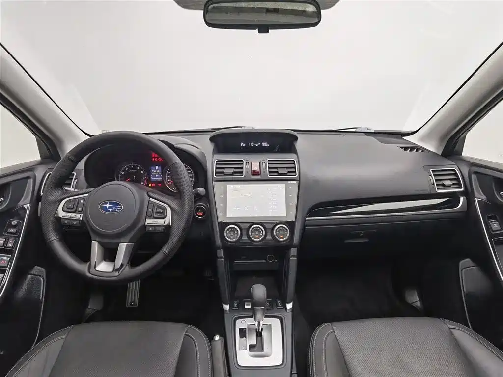 Forester 2.0 i Luxury Navigation